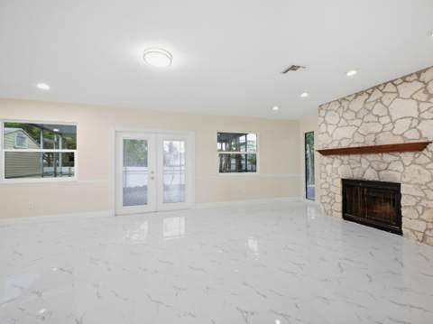 1421 Crest Drive, Lake Worth FL - photo 19 of 41