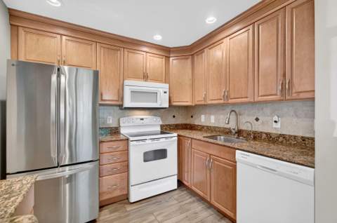 75 Waterford D, Delray Beach FL - photo 8 of 42