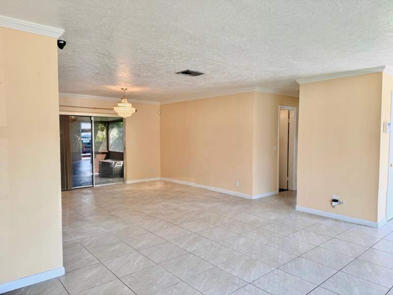 3 bedroom Single Family Residence at 650 SW 28th Way, Park Plaza, Fort Lauderdale — photo 4
