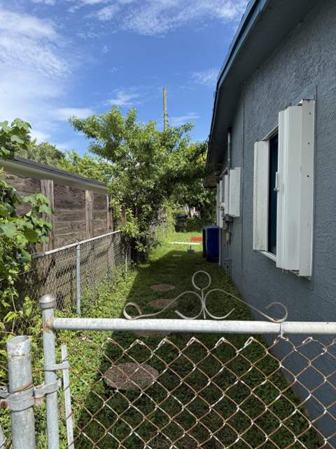 650 SW 28th Way, Fort Lauderdale FL - photo 16 of 21
