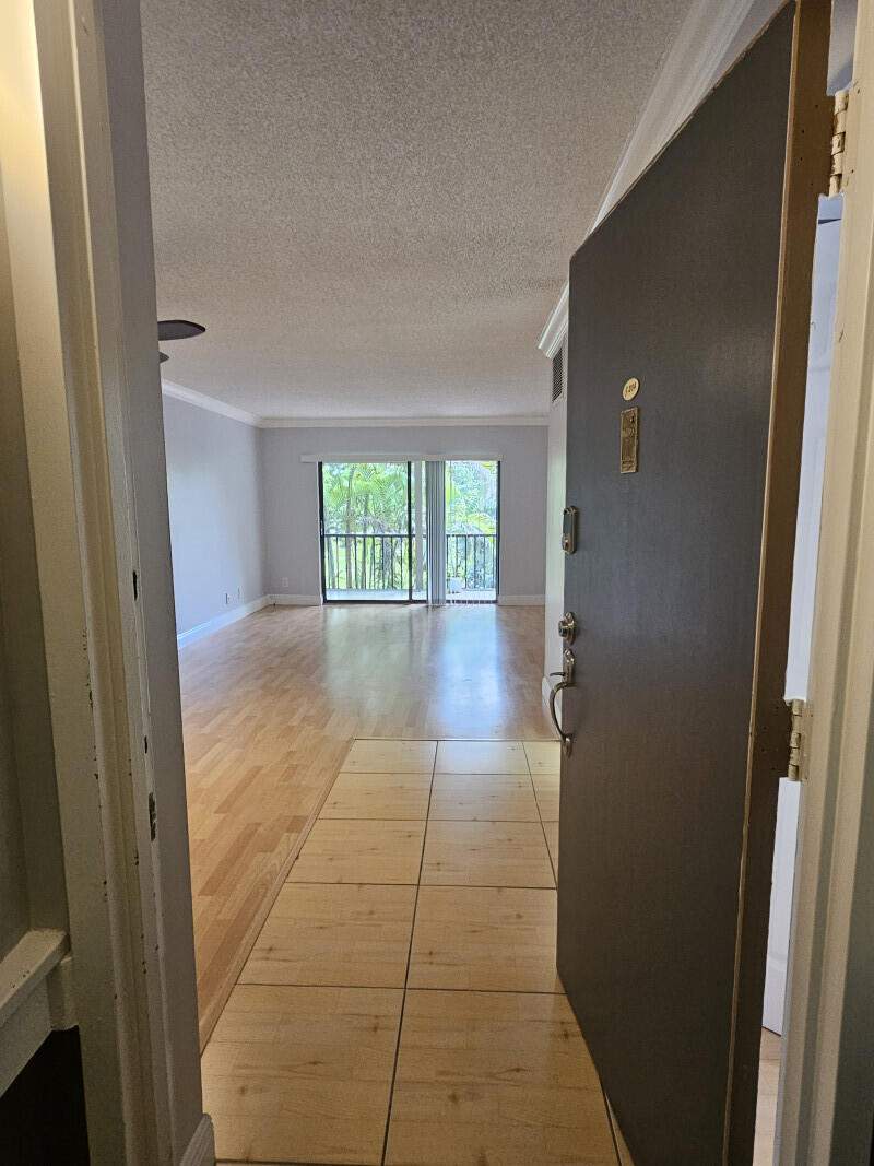 1 bedroom Condominium at 3105 Oakland Shores Drive #j204, Oakland Shores Condominium 1, Oakland Park — photo 4