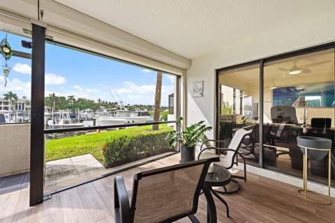 513 Oak Harbour Drive, Juno Beach FL - photo 20 of 39