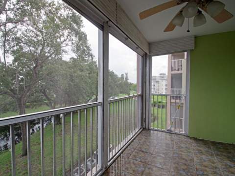 3575 Broken Woods Drive #301, Coral Springs FL - photo 7 of 18