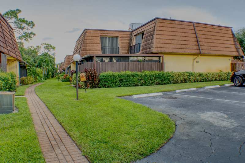 2 bedroom Townhouse at 4171 Turnberry Circle #1203, Village Of Turnberry Ph II, Lake Worth — photo 1