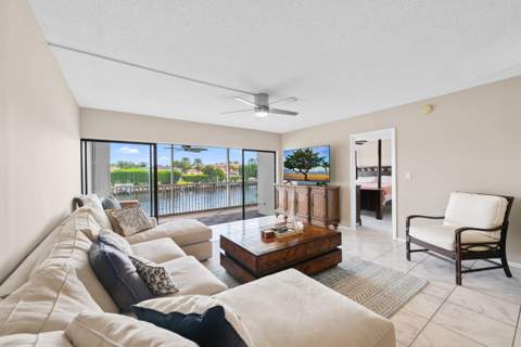 390 N Federal Highway #202, Deerfield Beach FL - photo 8 of 46