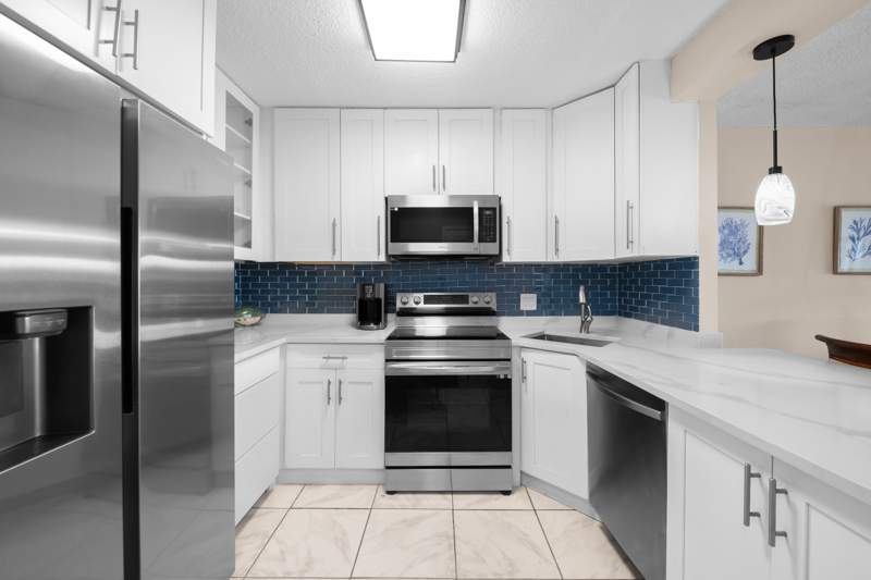 2 bedroom Condominium at 390 N Federal Highway #202, River House Towers Condo, Deerfield Beach — photo 2
