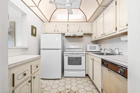 105 Brighton C, Boca Raton FL - photo 10 of 23
