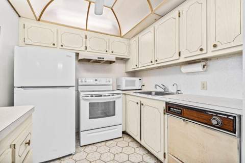 105 Brighton C, Boca Raton FL - photo 11 of 23