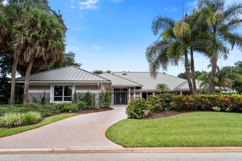 3 bedroom Single Family Residence at 5883 SE Glen Eagle Way, Mariner Sands, Stuart — photo 1