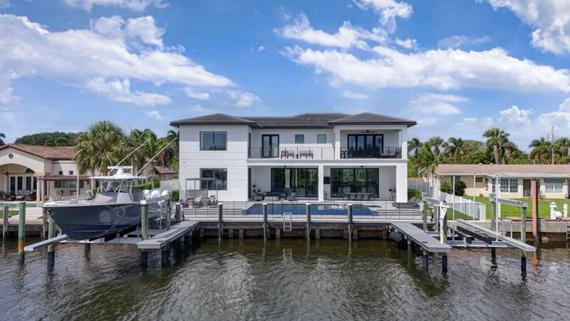 4 bedroom Single Family Residence at 824 Shore Drive, North Palm Beach Village Of 6, North Palm Beach — photo 3
