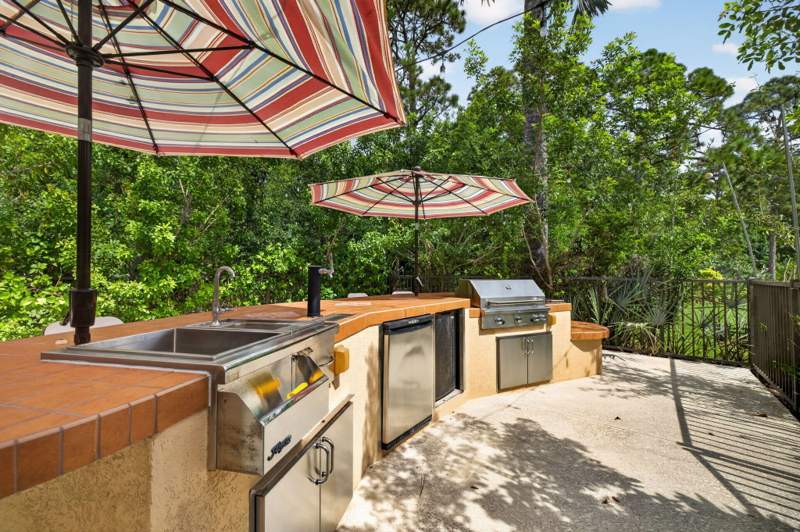 4 bedroom Single Family Residence at 805 SW Classico Court, Tortoise Cay At St Lucie West Plat No 130, Port St. Lucie — photo 4