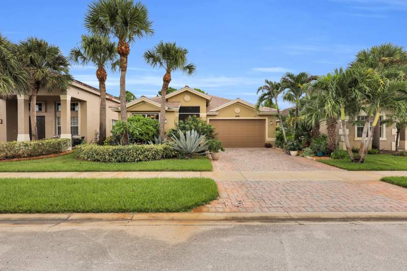 3 bedroom Single Family Residence at 2206 Newport Isles Boulevard, Fourth Replat Of Portofino Isles, Port St. Lucie — photo 2