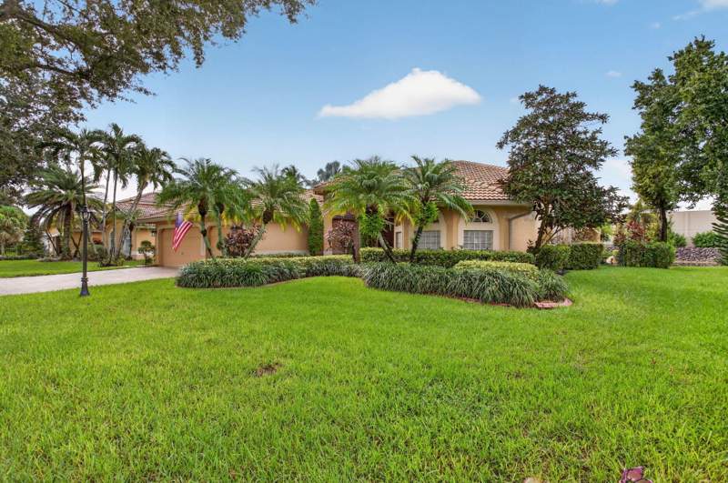 5 bedroom Single Family Residence at 10002 NW 58th Court, Landings Of Parkland, Parkland — photo 3
