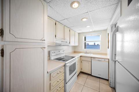 100 Shore Court #104, North Palm Beach FL - photo 18 of 40