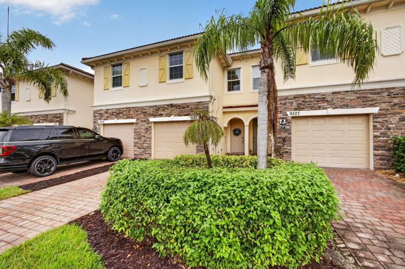 3 bedroom Townhouse at 9523 SW Merlin Court, River Marina, Stuart — photo 3