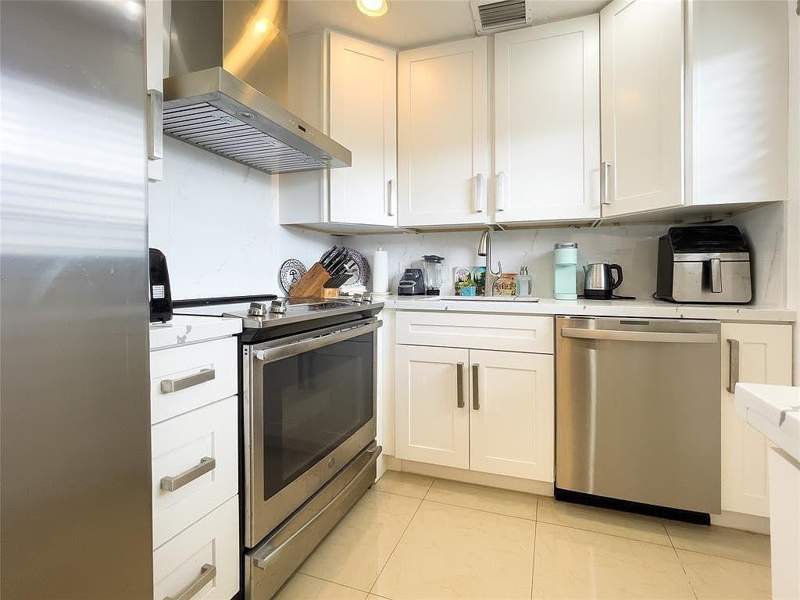 2 bedroom Condominium at 301 Oakridge Q #301, Oakridge Q Condo, Deerfield Beach — photo 2