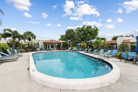 143 SE 7th Street, Deerfield Beach FL - photo 17 of 23