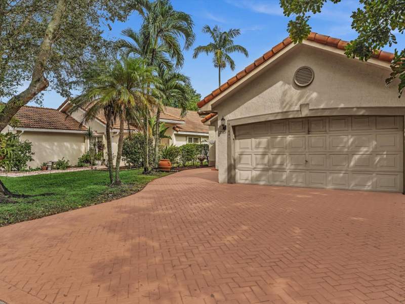 4 bedroom Single Family Residence at 12535 SW 7th Place, Arboretum, Davie — photo 4