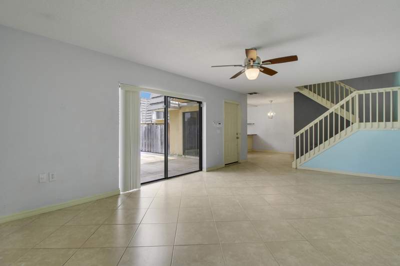 2 bedroom Townhouse at 2218 22nd Way, Village Of Sandalwood Lakes 1, West Palm Beach — photo 3