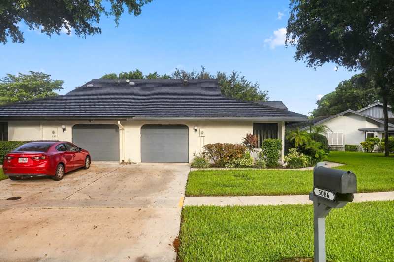 3 bedroom Villa at 5086 Pine Drive, Cedar Point 5, Boynton Beach — photo 1