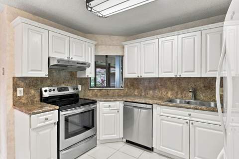 5086 Pine Drive, Boynton Beach FL - photo 23 of 72