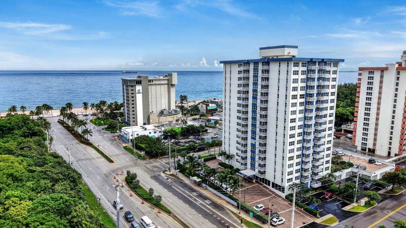 1 bedroom Condominium at 3000 E Sunrise Boulevard #15E, Carlton Tower Condo, Fort Lauderdale — photo 1