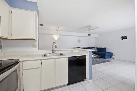 14898 Wedgefield Drive #208, Delray Beach FL - photo 7 of 22