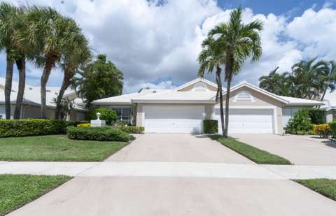 6113 Greenspointe Drive #10, golf community for sale in Boynton Beach