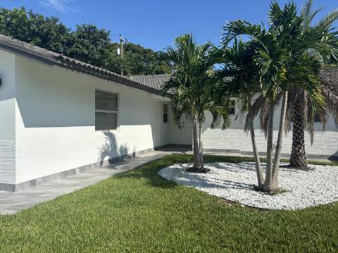1831 East Court, Lake Clarke Shores FL - photo 6 of 11