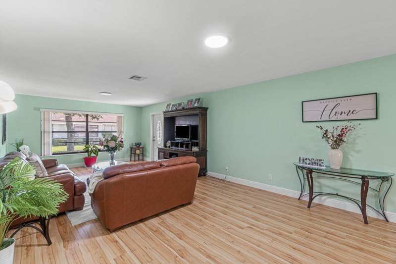 2 bedroom Villa at 9825 Walnut Tree Way, Bent Tree Villas East Condo, Boynton Beach — photo 1