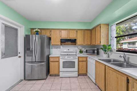 9825 Walnut Tree Way, Boynton Beach FL - photo 12 of 18