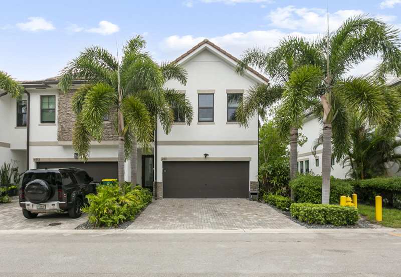 3 bedroom Townhouse at 4511 E Aqua Bella Lane, Canal Groves, Dania Beach — photo 1