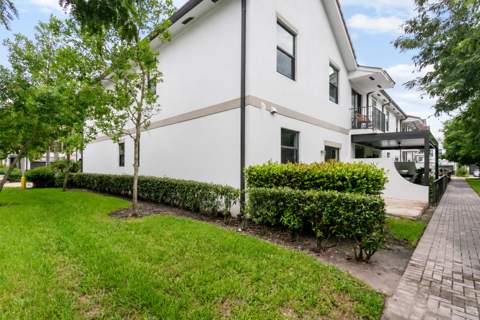 4511 E Aqua Bella Lane, Dania Beach FL - photo 8 of 30