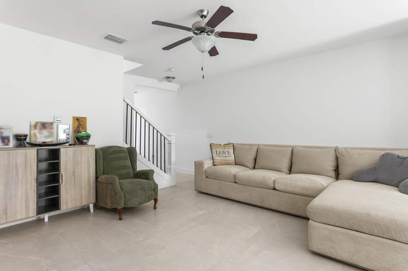 3 bedroom Townhouse at 4511 E Aqua Bella Lane, Canal Groves, Dania Beach — photo 2