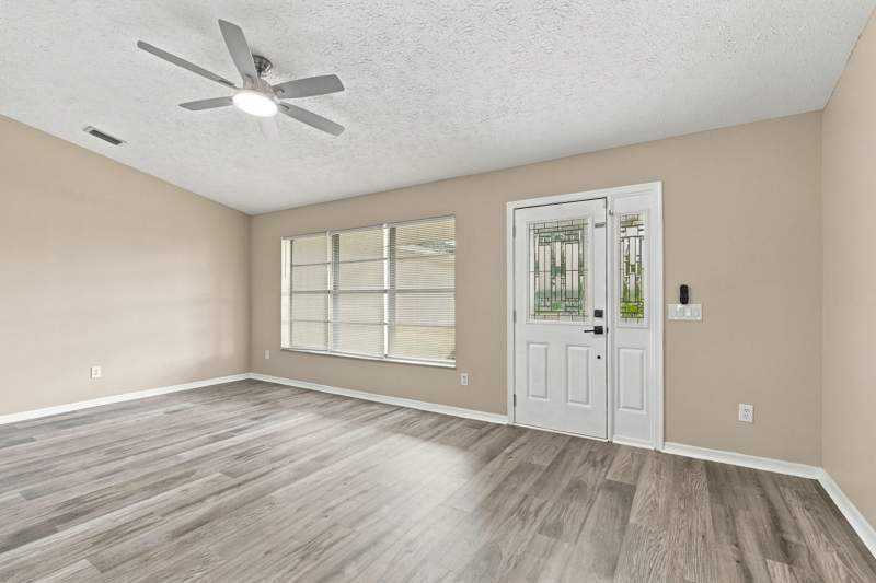 4 bedroom Single Family Residence at 680 SW Colleen Avenue, Port St Lucie Section 27, Port St. Lucie — photo 5