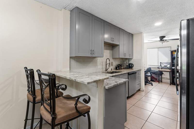 2 bedroom Townhouse at 1595 Woodbridge Lakes Circle, Woodbridge Lakes, West Palm Beach — photo 5