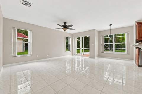 8132 Mystic Harbor Circle, Boynton Beach FL - photo 17 of 59