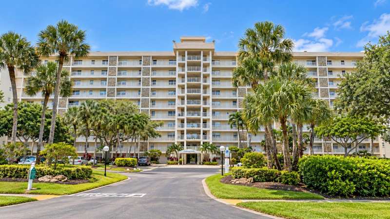 3 bedroom Condominium at 3510 Oaks Way #408, No 112 Palm-Aire Country Club, Pompano Beach — photo 1