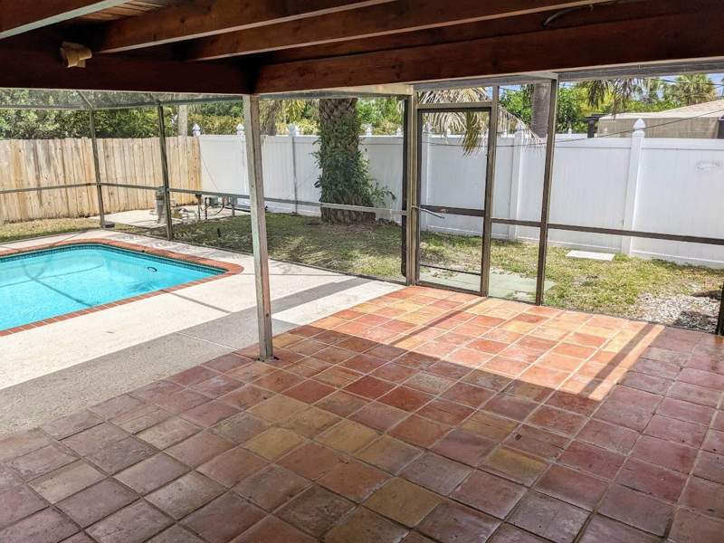 5 bedroom Single Family Residence at 299 NW 12th Street, Varsity Heights, Boca Raton — photo 4