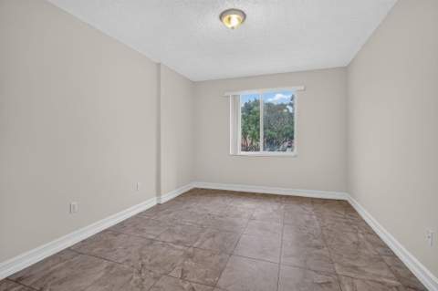 6960 SW 39th Street #207e, Davie FL - photo 10 of 36