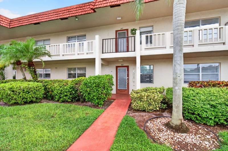2 bedroom Condominium at 4 Abbey Lane #103, Villages Of Oriole Abbey , Delray Beach — photo 2