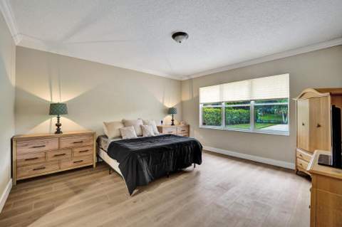 4288 SW 138th Avenue, Davie FL - photo 10 of 39