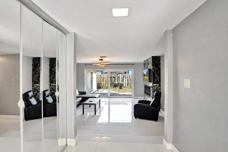 3 bedroom Single Family Residence at 9321 NW 35th Manor, Welleby Unit 2, Sunrise — photo 4