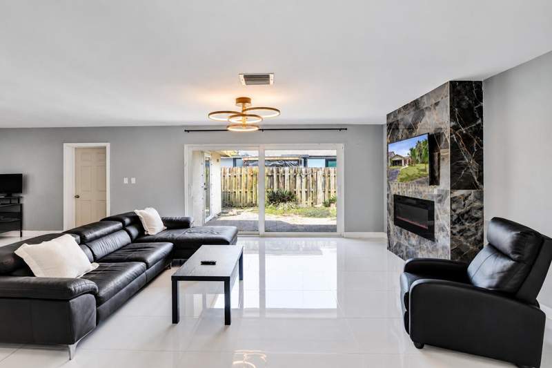 3 bedroom Single Family Residence at 9321 NW 35th Manor, Welleby Unit 2, Sunrise — photo 5