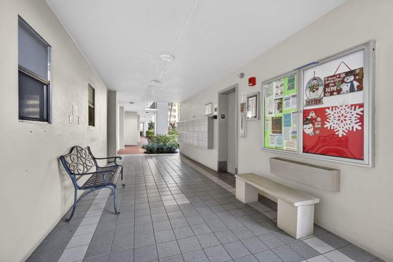 2 bedroom Condominium at 3590 Via Poinciana #202, Poinciana Place Condo 1,2,8 And 9, Lake Worth — photo 3