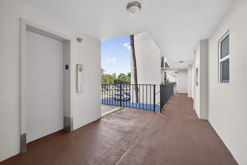 2 bedroom Condominium at 3590 Via Poinciana #202, Poinciana Place Condo 1,2,8 And 9, Lake Worth — photo 5