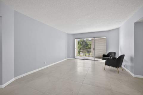 3590 Via Poinciana #202, Lake Worth FL - photo 20 of 65