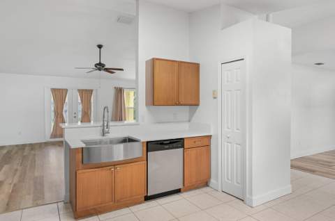 5323 NW Perez Court, Port St. Lucie FL - photo 10 of 27