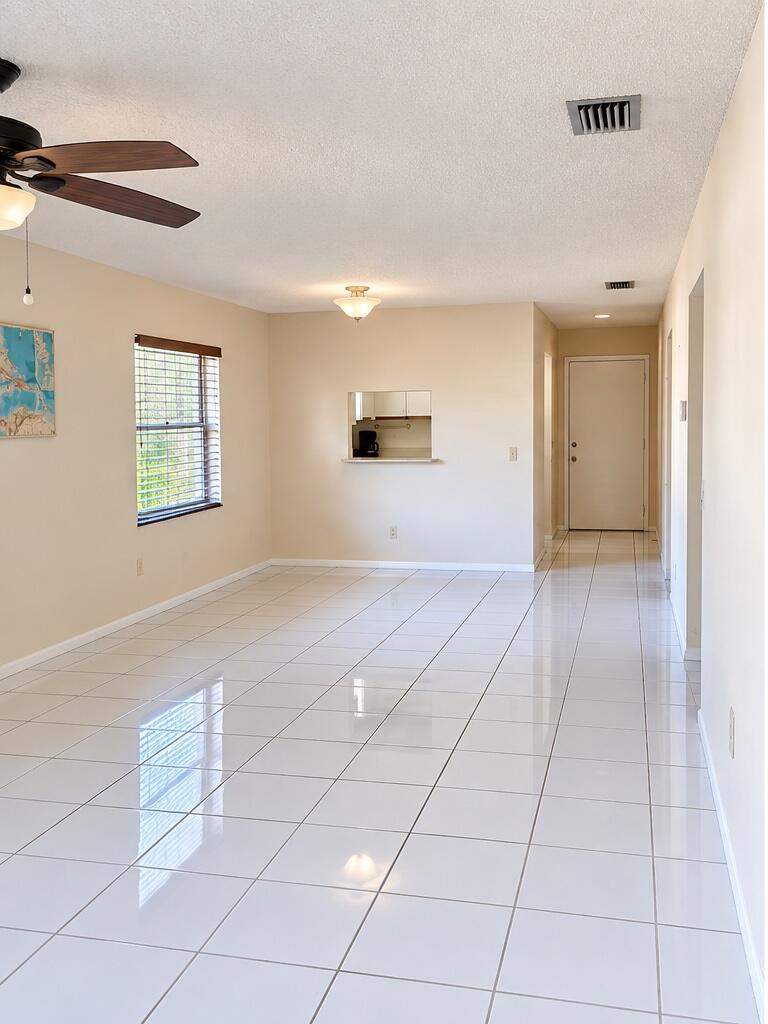 2 bedroom Condominium at 10 Lake Vista Trail #206, Vista St Lucie Buildings 9 Thru 20, Port St. Lucie — photo 4