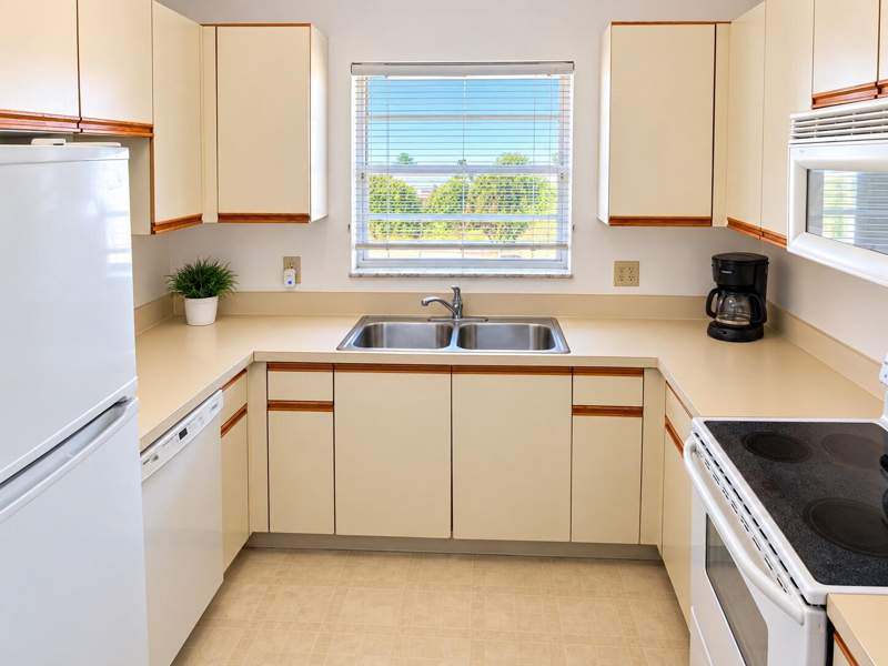 2 bedroom Condominium at 10 Lake Vista Trail #206, Vista St Lucie Buildings 9 Thru 20, Port St. Lucie — photo 3
